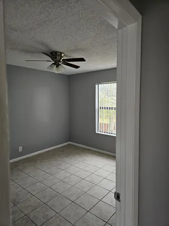 $1,900 | 10 Crossings Circle, Boynton Beach, FL 33435