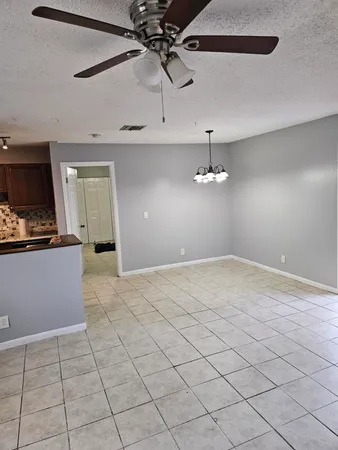 $1,900 | 10 Crossings Circle, Boynton Beach, FL 33435