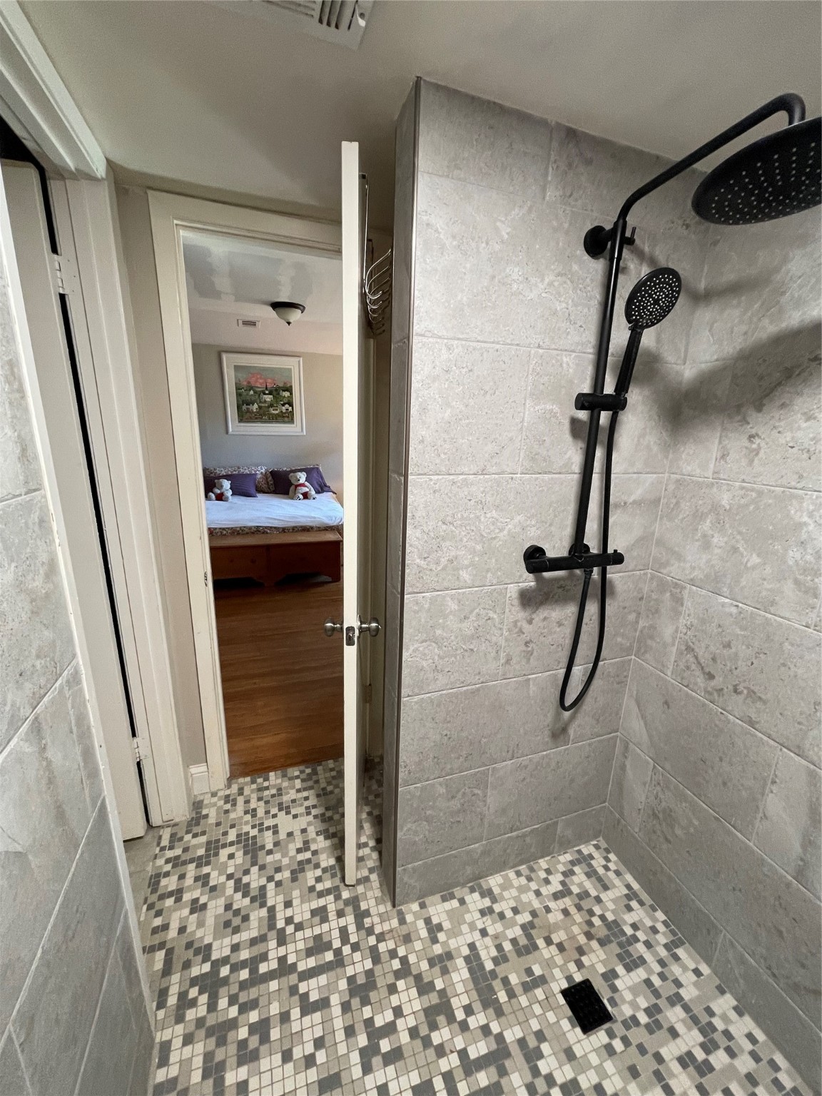 2931 Whitman Drive Montgomery, TX 77356 - Photo 25 of 49 a bathroom with a shower and a sink