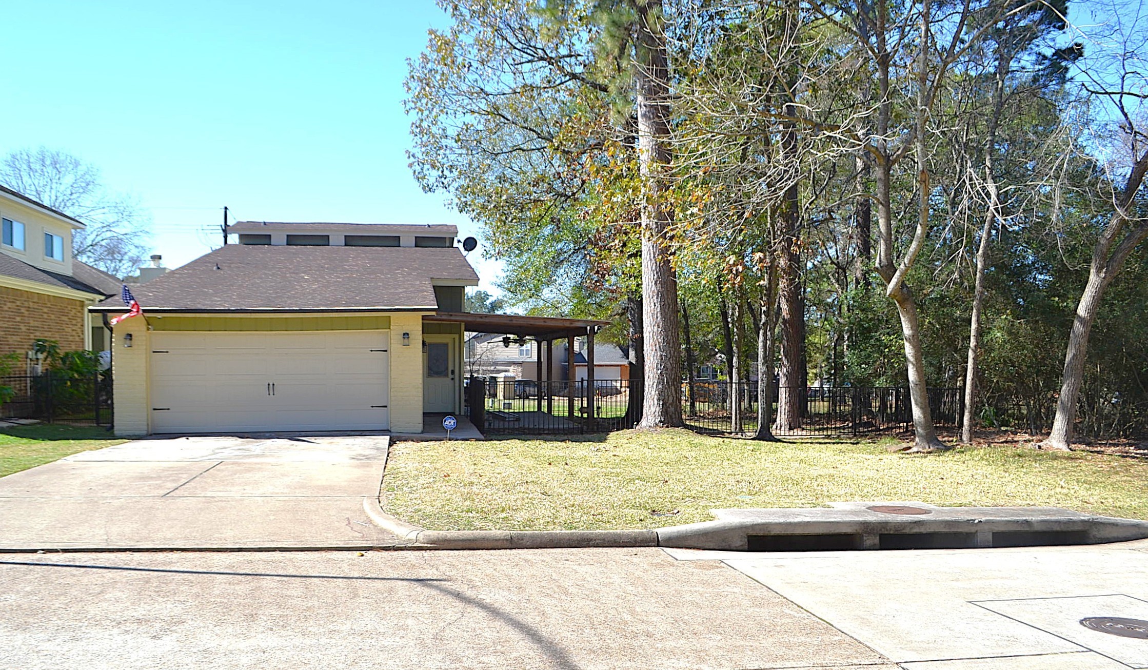 2931 Whitman Drive Montgomery, TX 77356 - Photo 4 of 49 a view of a house with a outdoor space