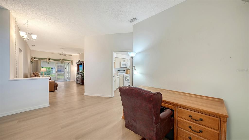 4977 Tamarack Trail Venice, FL 34293 - Photo 14 of 67