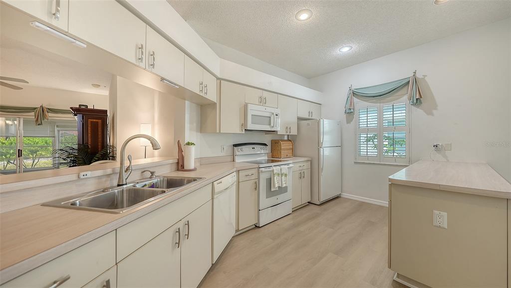 4977 Tamarack Trail Venice, FL 34293 - Photo 22 of 67