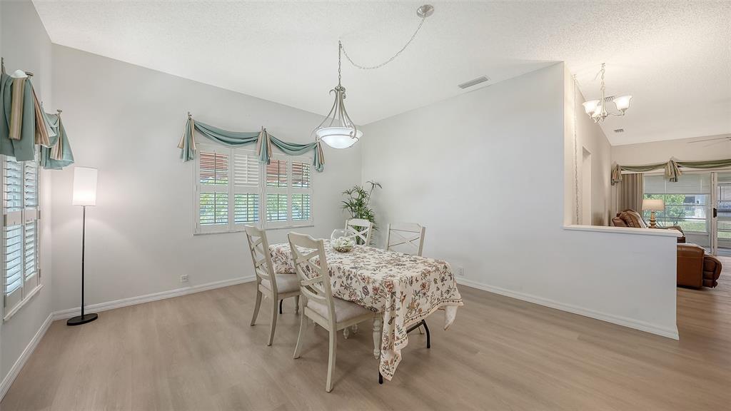 4977 Tamarack Trail Venice, FL 34293 - Photo 9 of 67