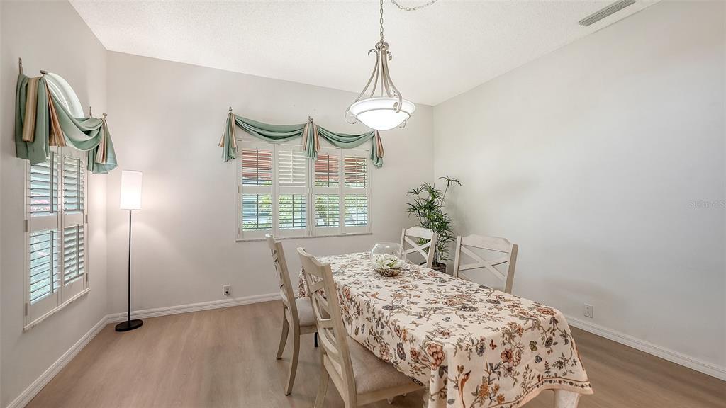 4977 Tamarack Trail Venice, FL 34293 - Photo 10 of 67