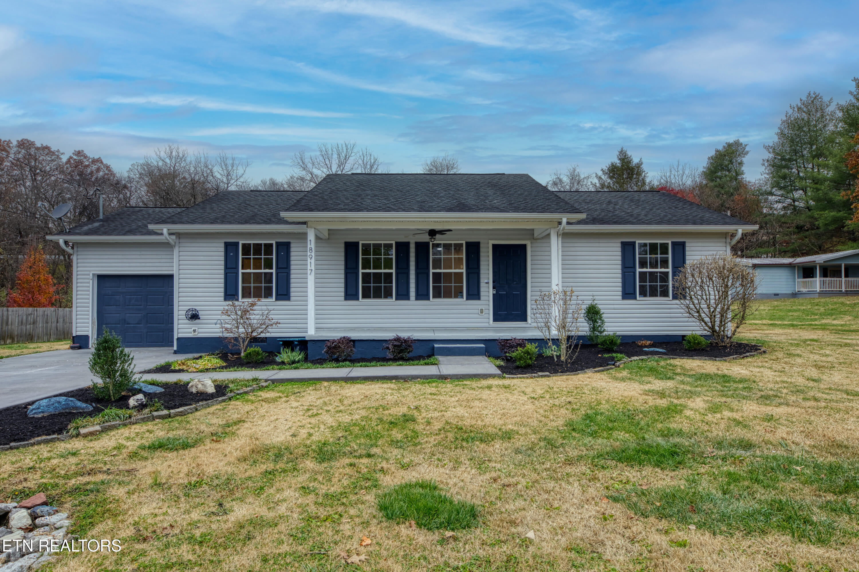 18917 Martel Road Lenoir City, TN 37772 - Photo 1 of 25 0H3A0015_56