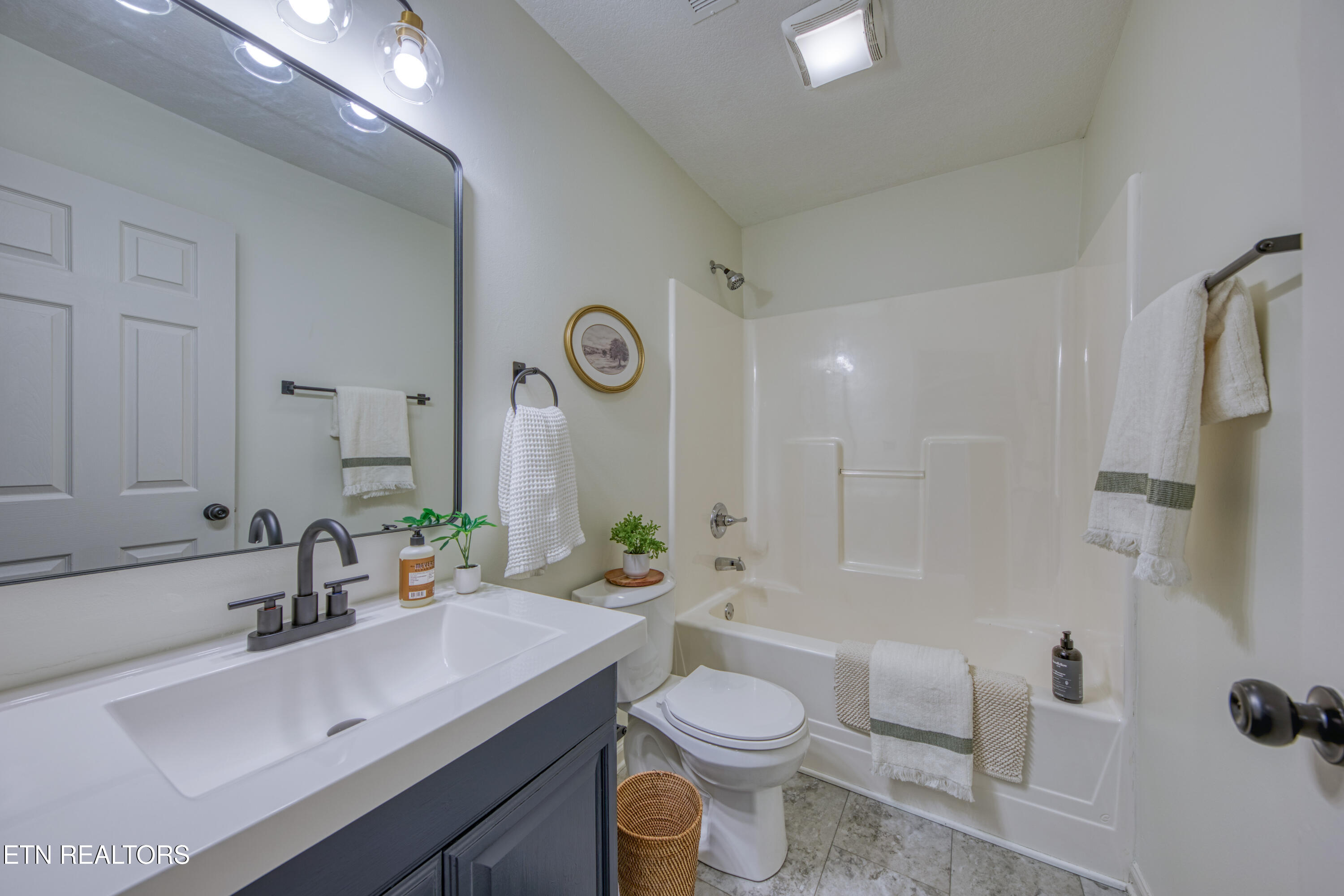 18917 Martel Road Lenoir City, TN 37772 - Photo 16 of 25 0H3A0092_78