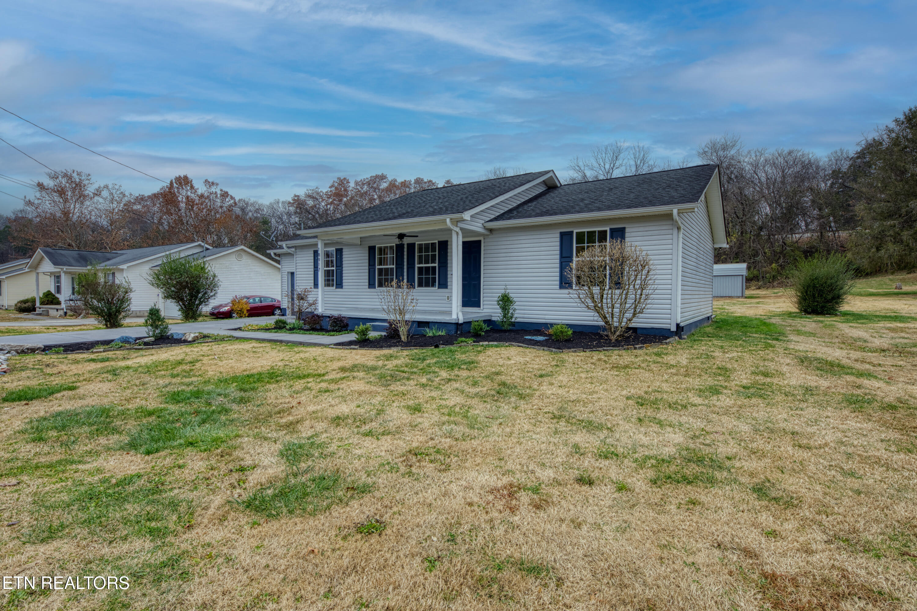 18917 Martel Road Lenoir City, TN 37772 - Photo 4 of 25 0H3A0024_59