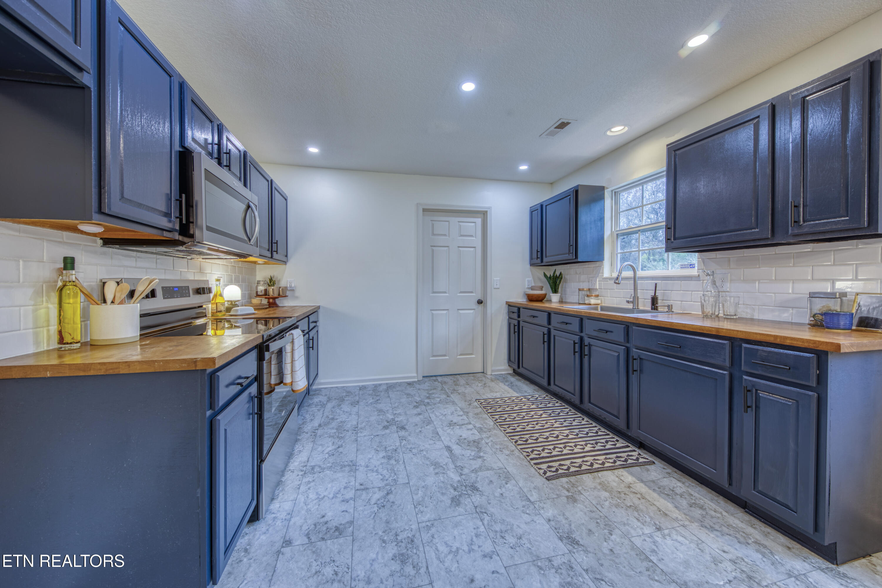 18917 Martel Road Lenoir City, TN 37772 - Photo 6 of 25 0H3A0060_69