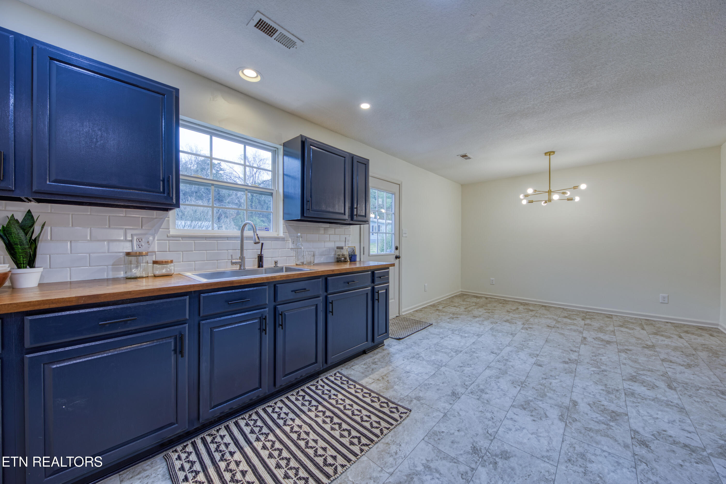 18917 Martel Road Lenoir City, TN 37772 - Photo 8 of 25 0H3A0063_70