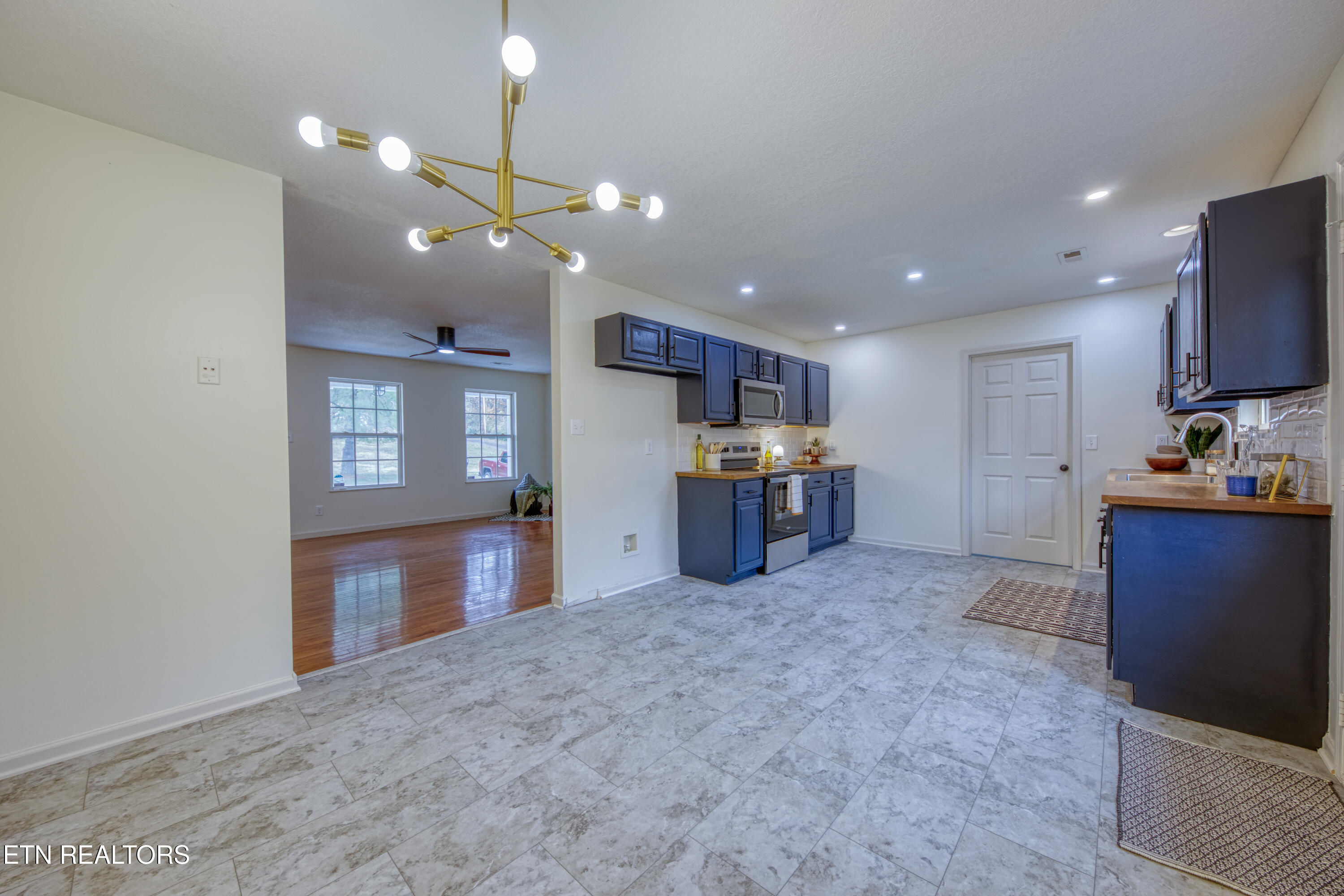 18917 Martel Road Lenoir City, TN 37772 - Photo 9 of 25 0H3A0056_68