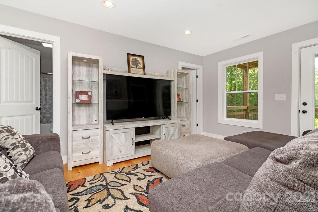 368 Uplands Road Brevard, NC 28712 - Photo 19 of 40 Gallery Image 19