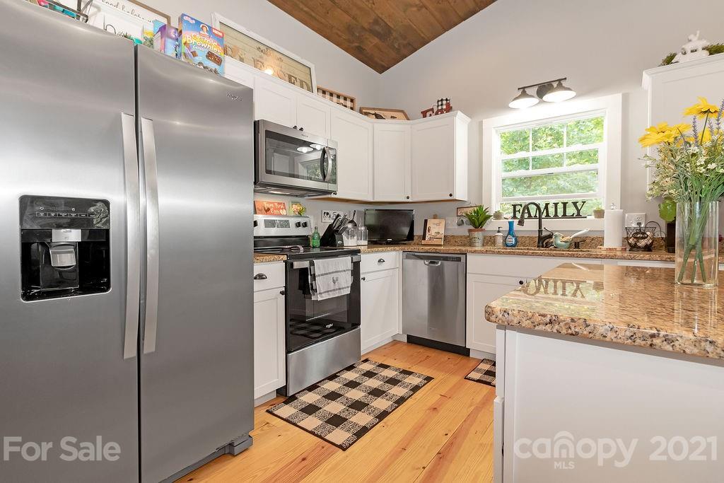 368 Uplands Road Brevard, NC 28712 - Photo 5 of 40 Gallery Image 5