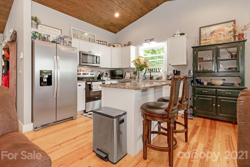 368 Uplands Road Brevard, NC 28712 - Photo 8 of 40 Gallery Image 8