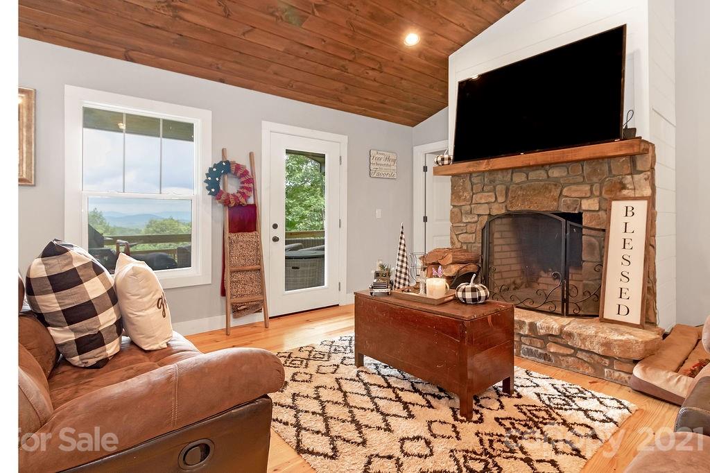 368 Uplands Road Brevard, NC 28712 - Photo 9 of 40 Gallery Image 9