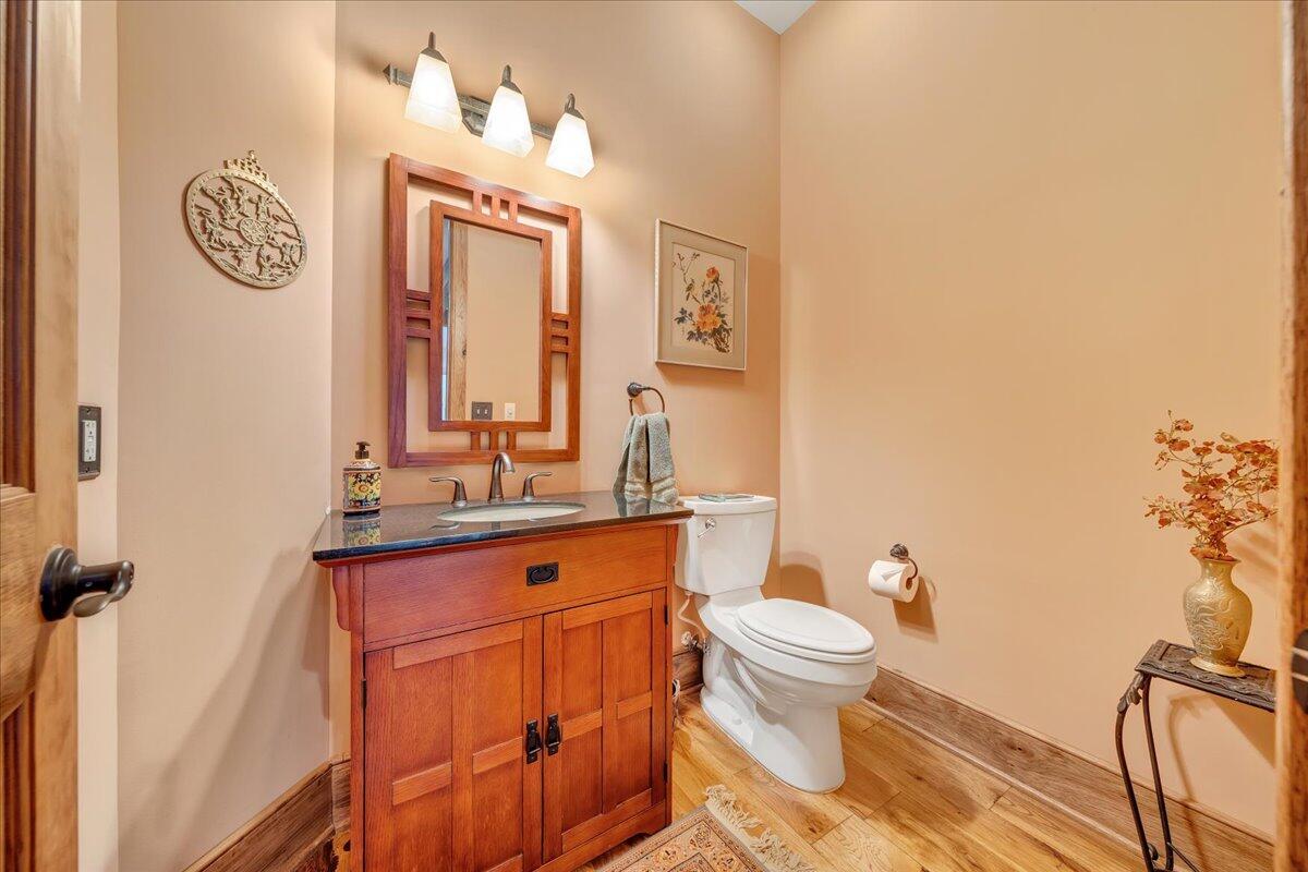 144 Seven Ridges Road Hot Springs, VA 24445 - Photo 25 of 99 25 Half Bath off Den