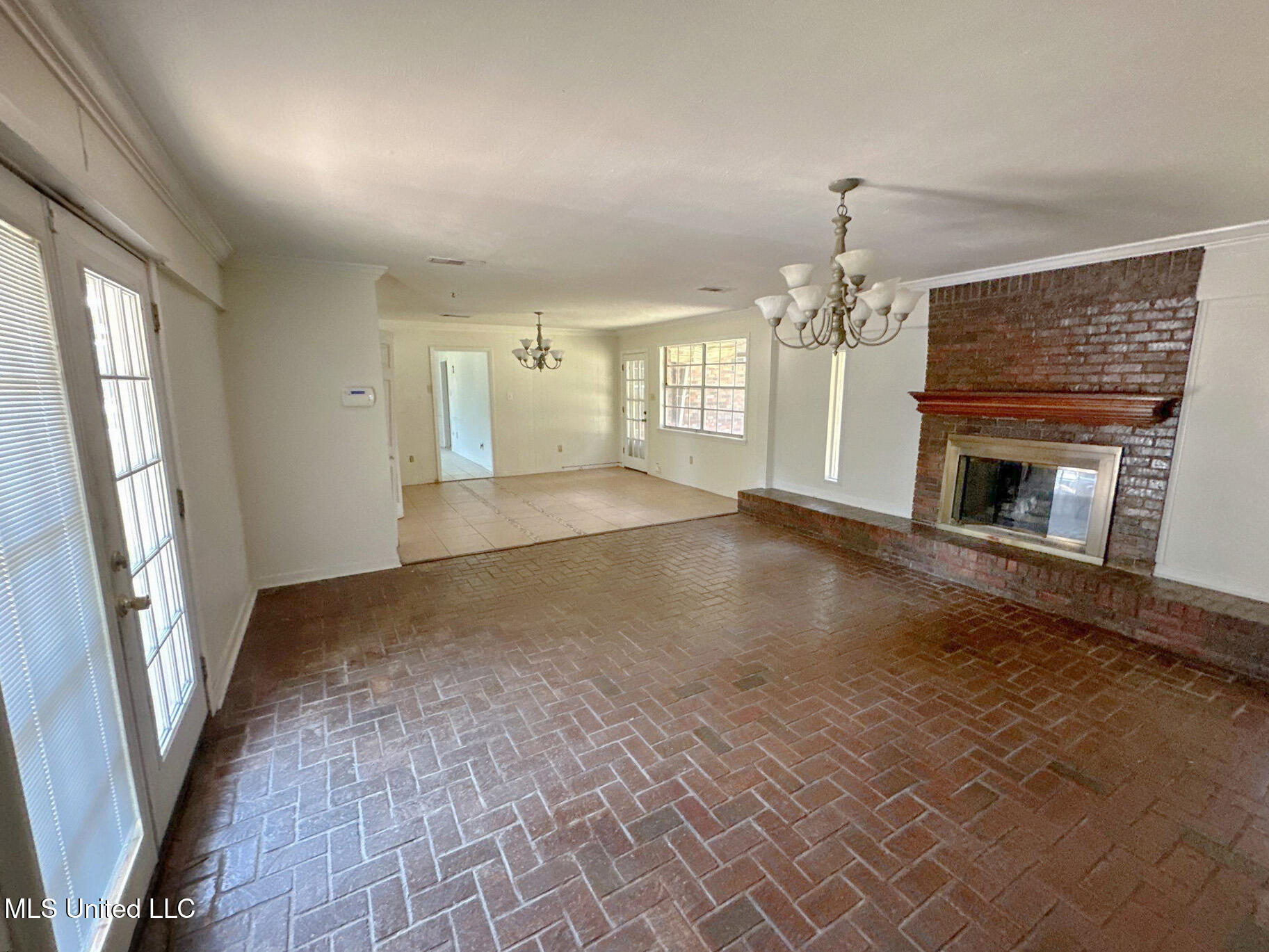 3704 John F Kennedy Boulevard, Unit J Jackson, MS 39213 - Photo 4 of 18 37-Sep 11 2025 02_39pm-7Akn