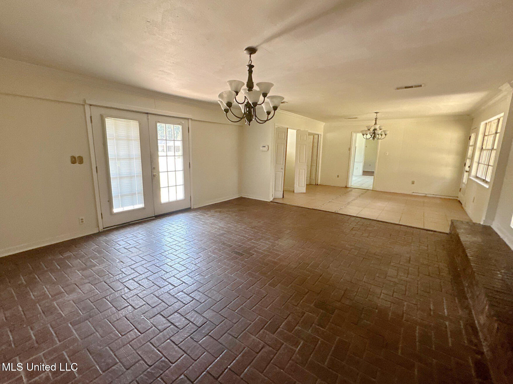 3704 John F Kennedy Boulevard, Unit J Jackson, MS 39213 - Photo 5 of 18 36-Sep 11 2025 02_39pm-8e5a