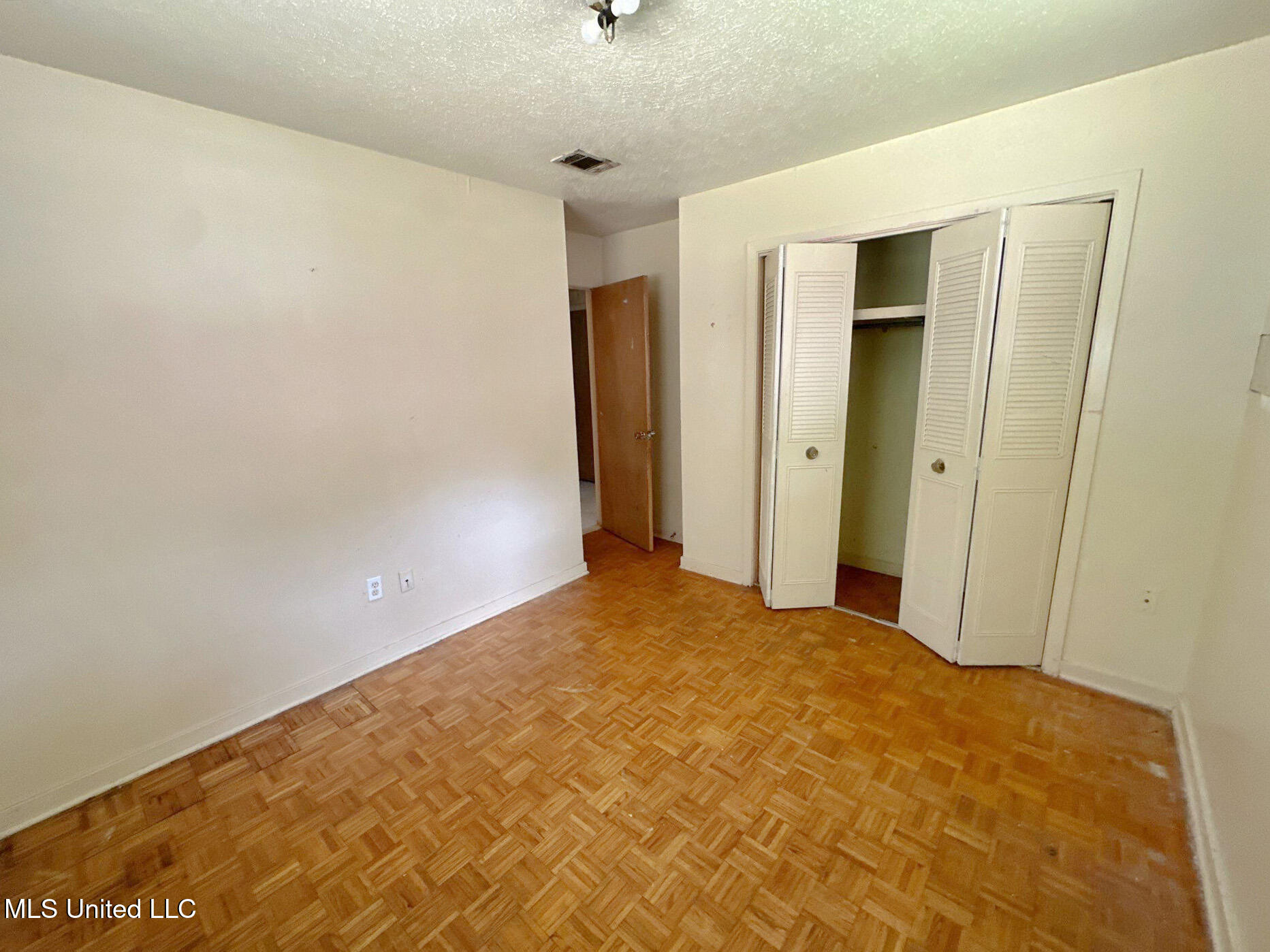 3704 John F Kennedy Boulevard, Unit J Jackson, MS 39213 - Photo 8 of 18 9-Sep 11 2025 02_38pm-E463