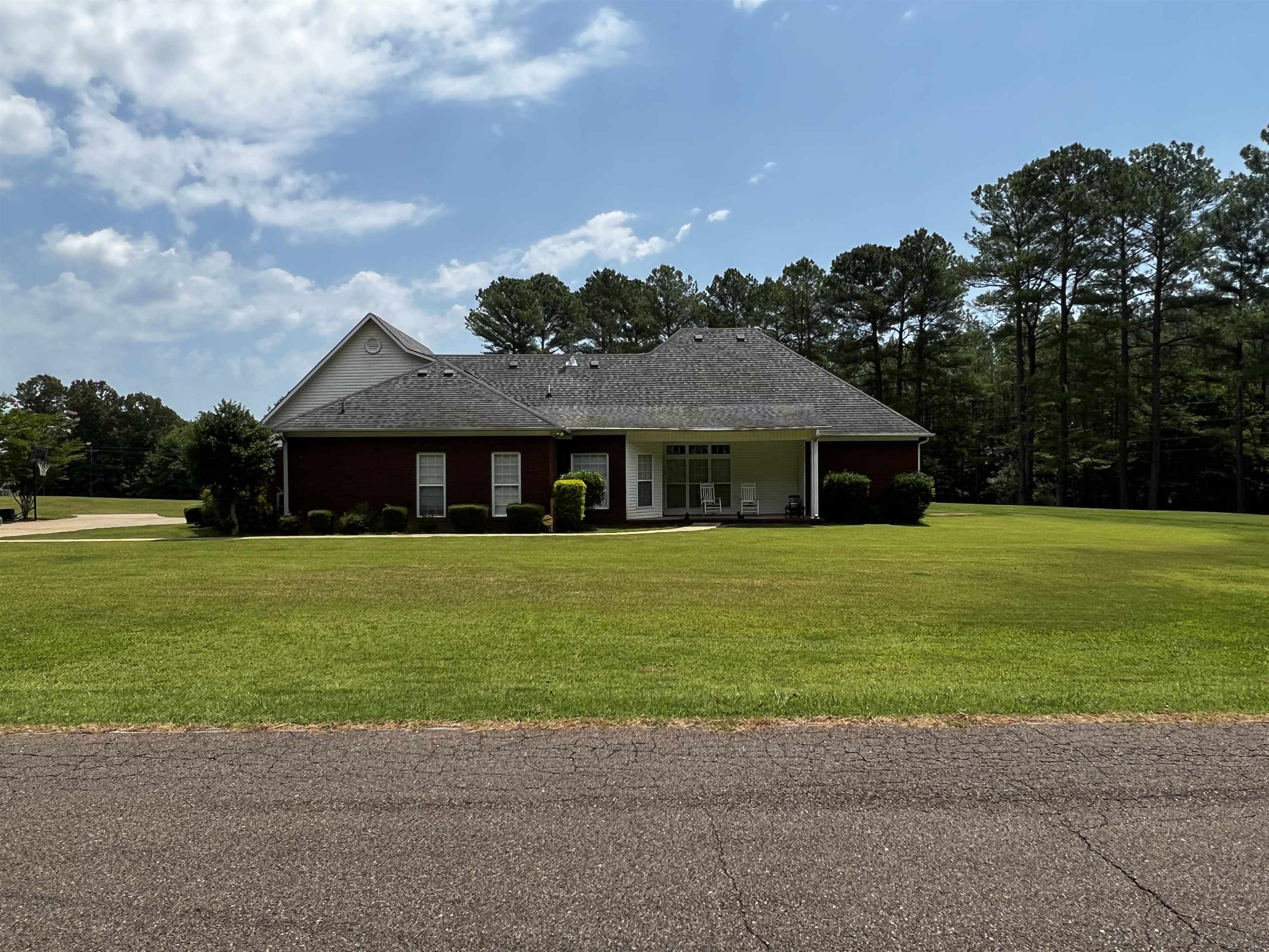 1485 Clifft Road Bolivar, TN 38008 - Photo 4 of 18 Gallery Image 4