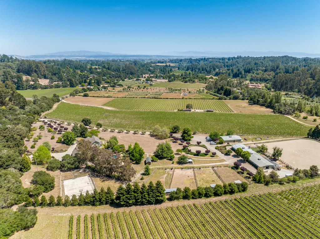 2125 Pleasant Valley Road Aptos, CA 95003 - Photo 4 of 100 Gallery Image 4