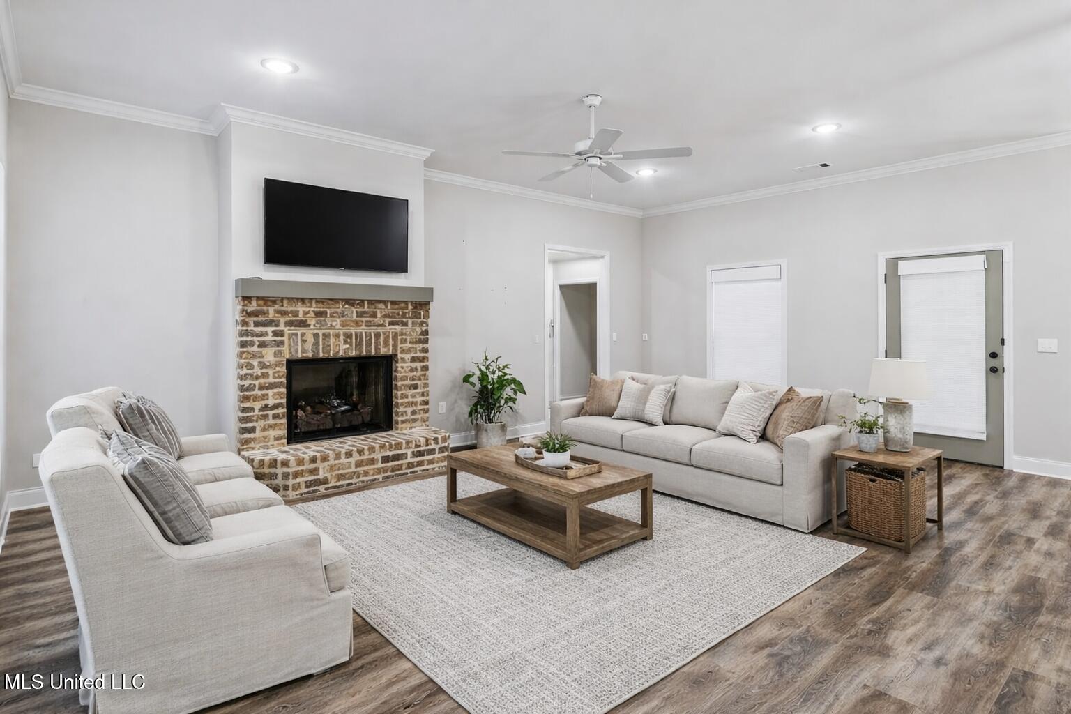 133 Serenity Lane Pearl, MS 39208 - Photo 6 of 27 Living Room3