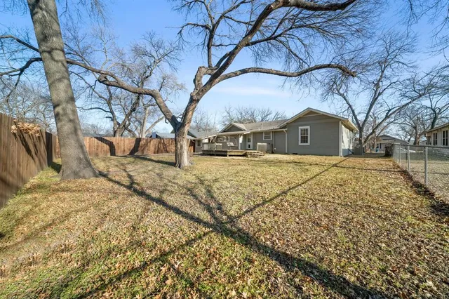 $249,999 | 712 West Knox Street, Ennis, TX 75119