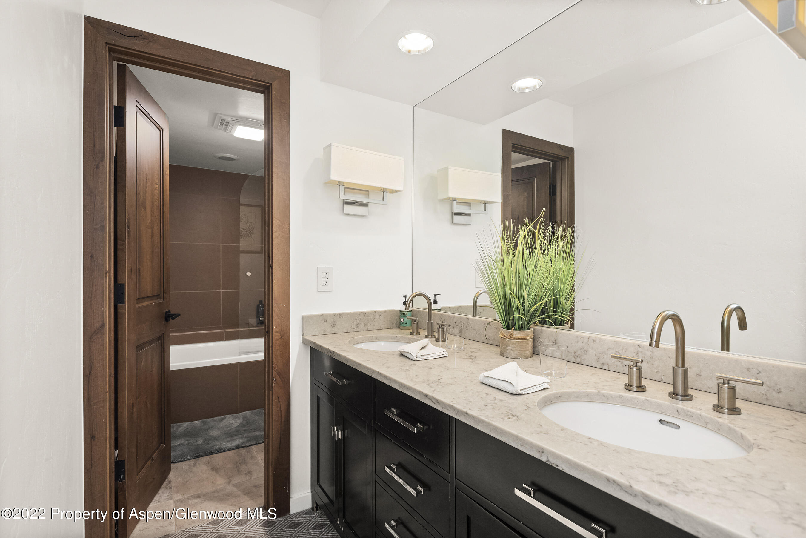 122 Meadow Ranch Road Snowmass Village, CO 81615 - Photo 9 of 22 122MeadowRanch_DASH_220708006