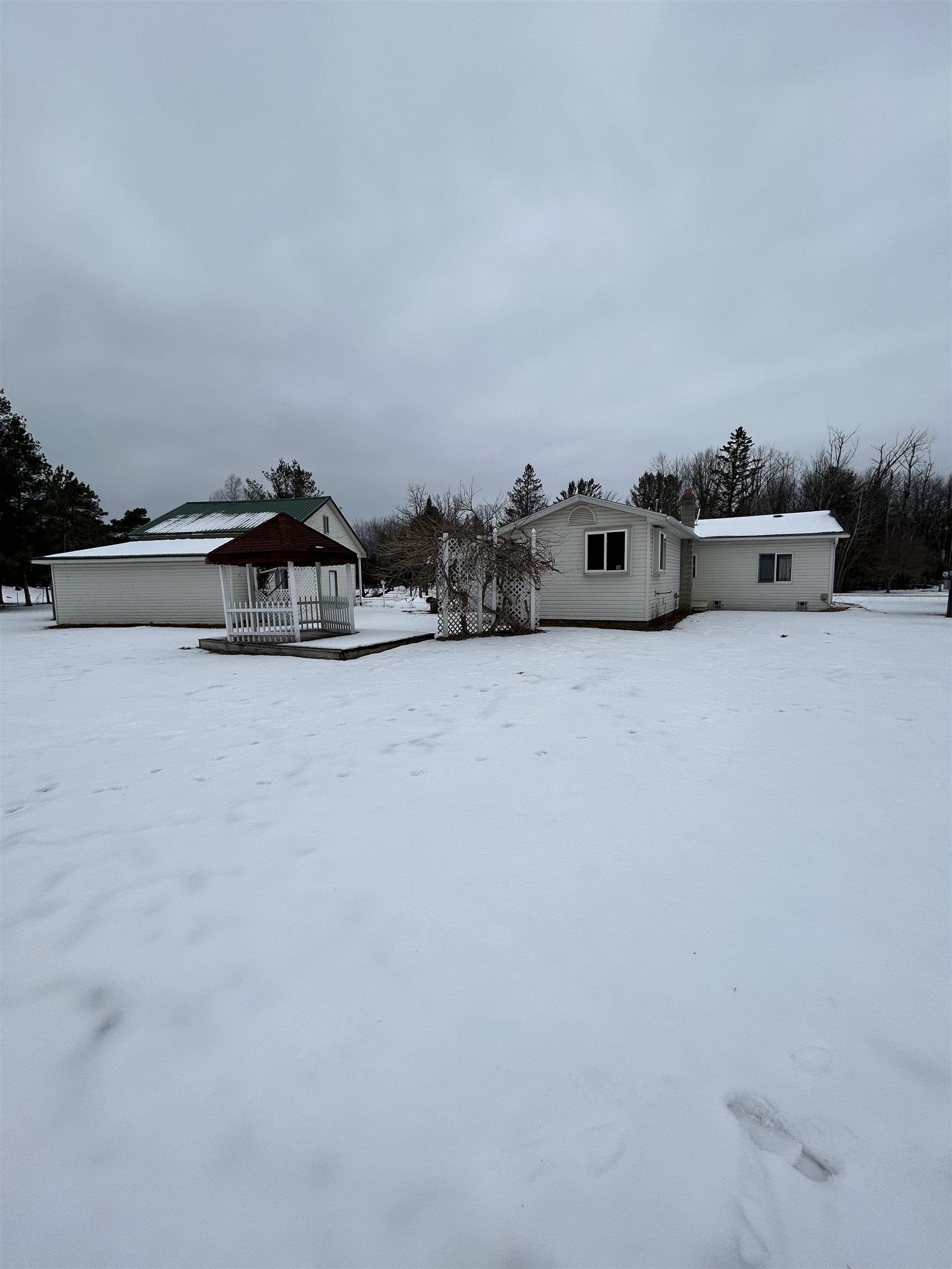 1689 Pinconning Road Pinconning, MI 48650 - Photo 9 of 30