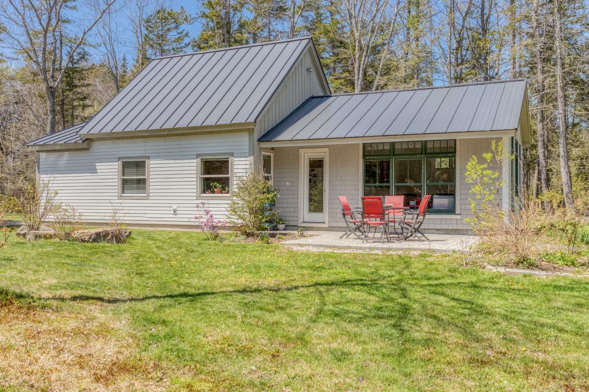 20 Wright Road Boothbay, ME 04537 - Photo 1 of 32 1