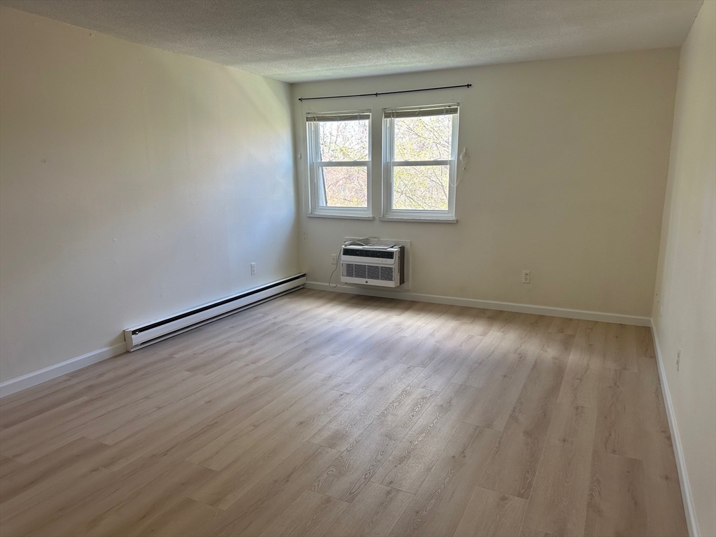 80 Damon Road, Unit 2303 Northampton, MA 01060 - Photo 13 of 23