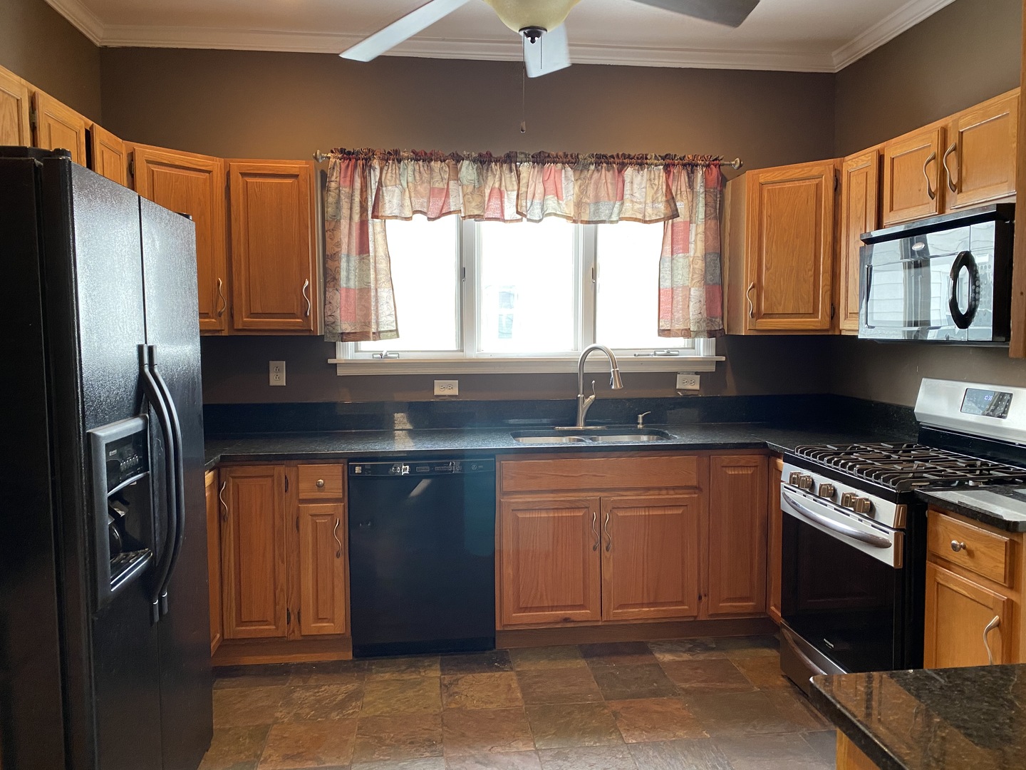 310 South Genoa Street Genoa, IL 60135 - Photo 8 of 22
