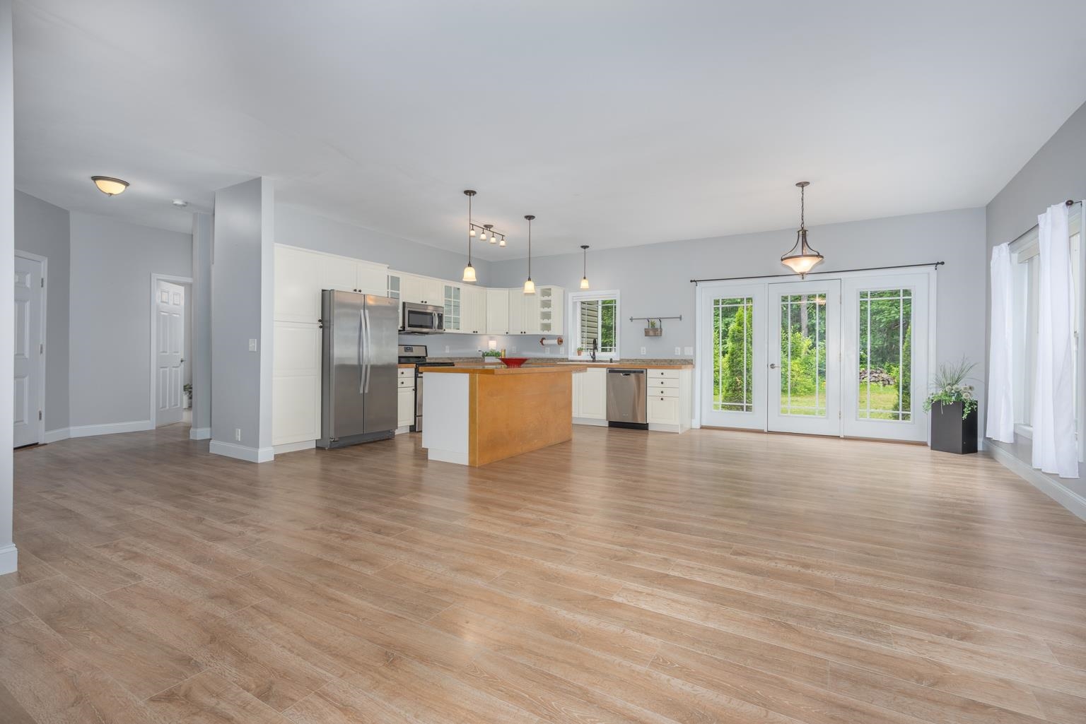 308 Pickering Road Rochester, NH 03867 - Photo 7 of 33
