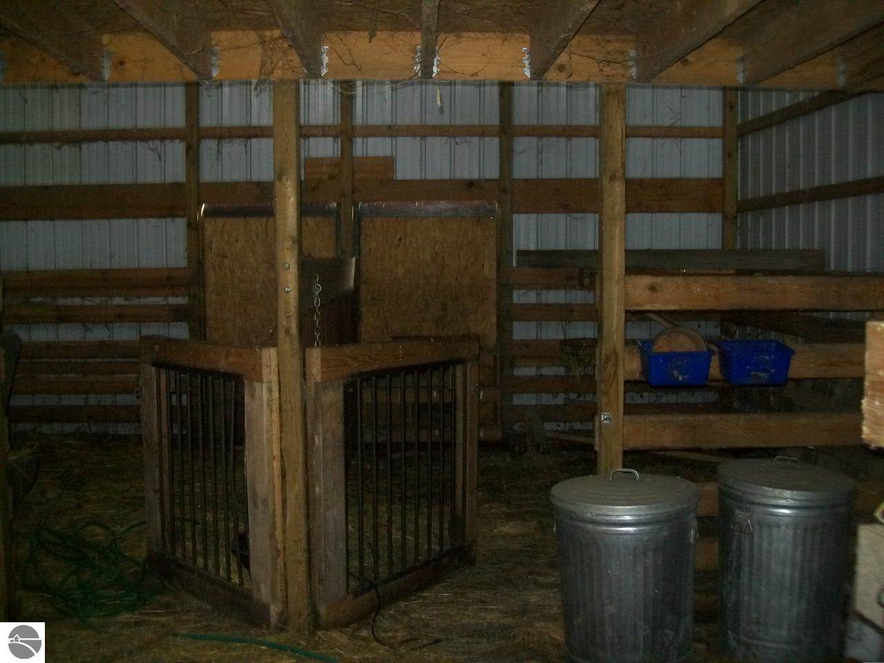 1185 South Luce Road Ithaca, MI 48847 - Photo 25 of 33 1789794-24.JPG