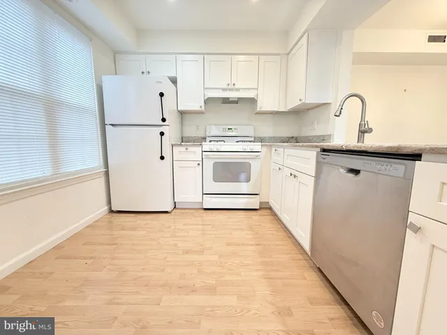 $2,300 | 301 Society Place, Newtown, PA 18940