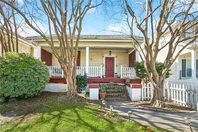 $2,200 | 5624 Hawthorne Place, Unit A, New Orleans, LA 70124
