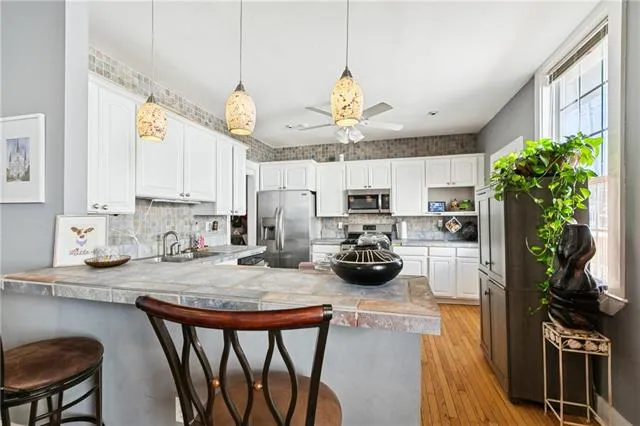 $1,950 | 5624 Hawthorne Place, Unit A, New Orleans, LA 70124