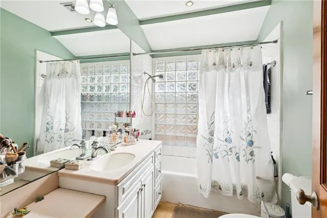 $1,950 | 5624 Hawthorne Place, Unit A, New Orleans, LA 70124