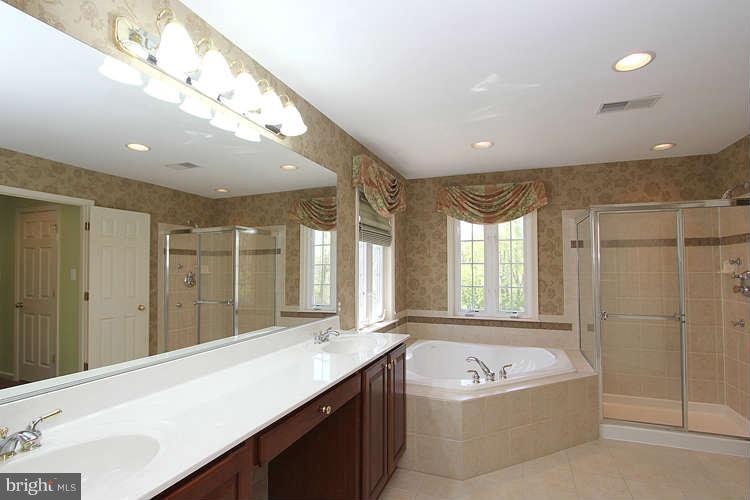 1616 Rising Ridge Road Mount Airy, MD 21771 - Photo 22 of 30 Bath (Master)