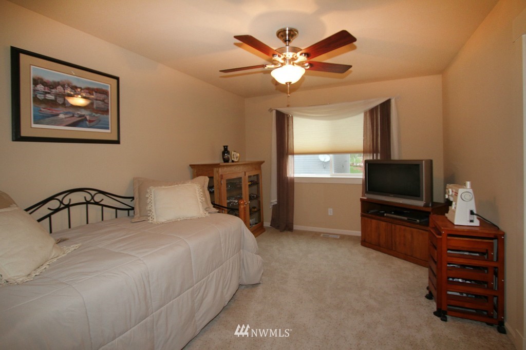 22502 37th Avenue Southeast Bothell, WA 98021 - Photo 17 of 20
