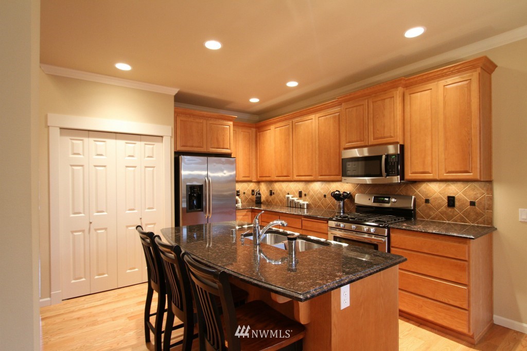 22502 37th Avenue Southeast Bothell, WA 98021 - Photo 3 of 20
