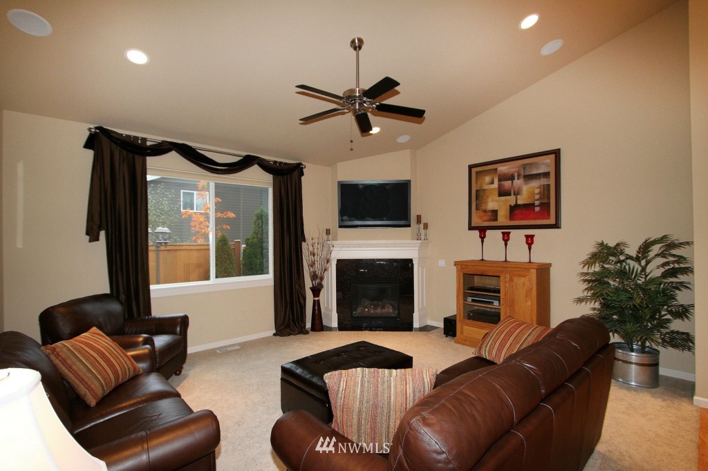 22502 37th Avenue Southeast Bothell, WA 98021 - Photo 7 of 20