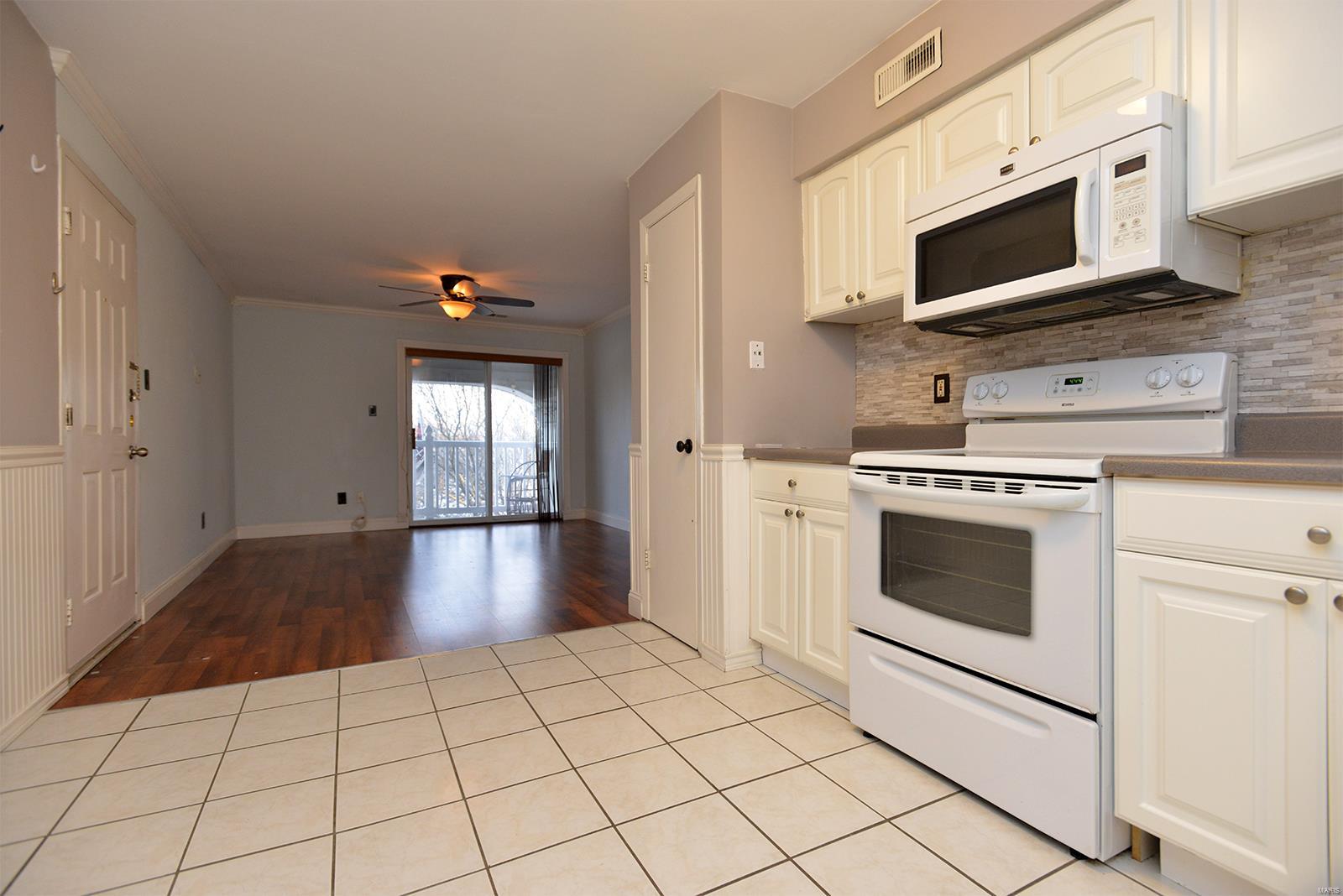 4539 Little Rock Road, Unit J St. Louis, MO 63128 - Photo 7 of 24 Gallery Image 7