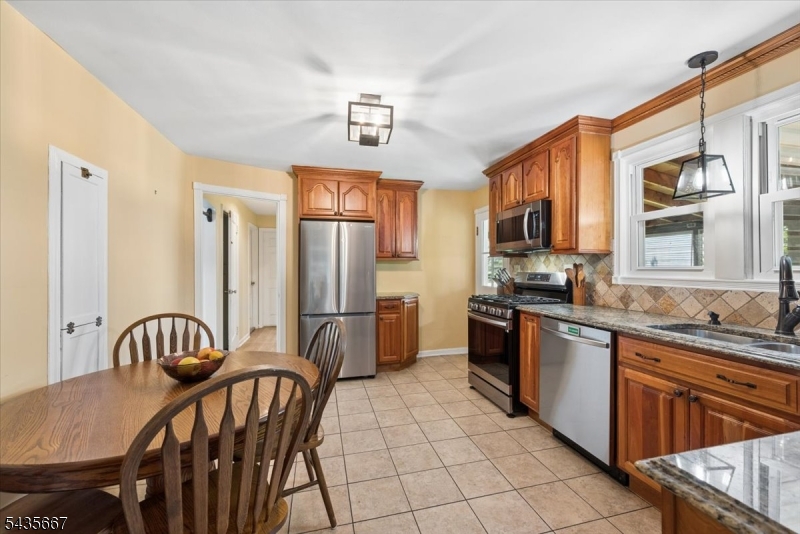 336 Vanderveer Road Bridgewater, NJ 08807 - Photo 7 of 23