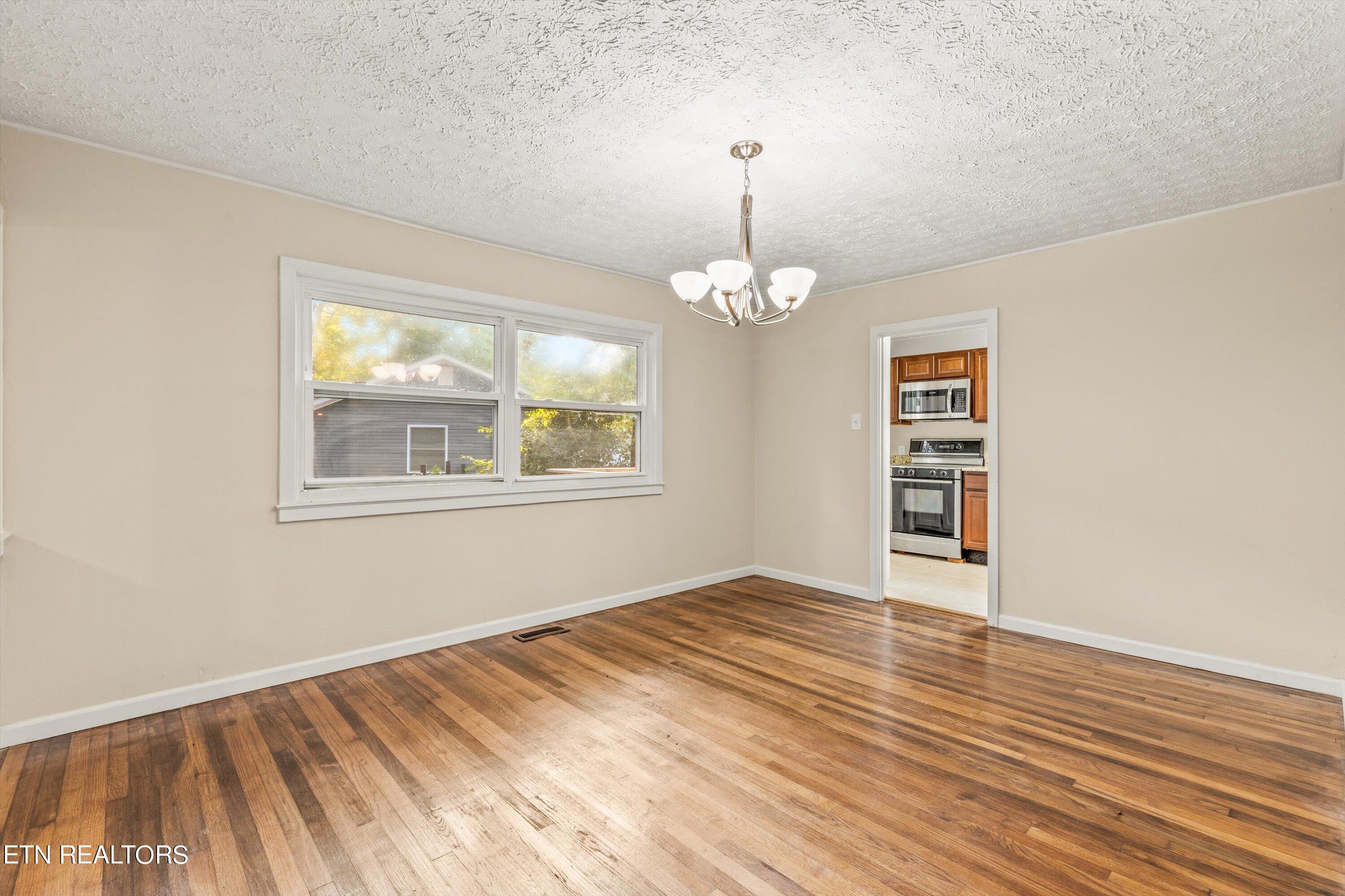 104 East Damascus Road Oak Ridge, TN 37830 - Photo 19 of 43 19-104EDamascusRd-10