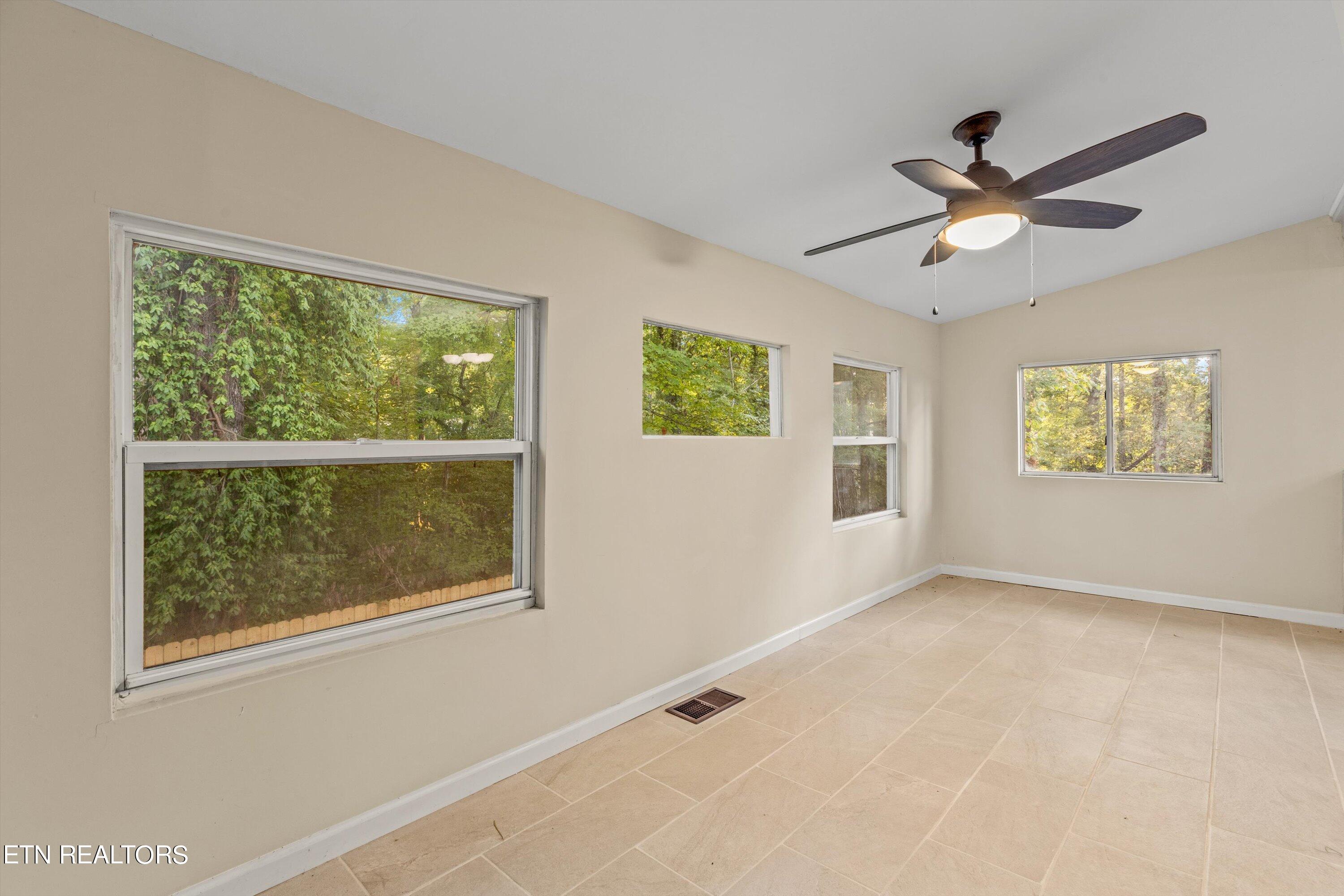 104 East Damascus Road Oak Ridge, TN 37830 - Photo 21 of 43 21-104EDamascusRd-12