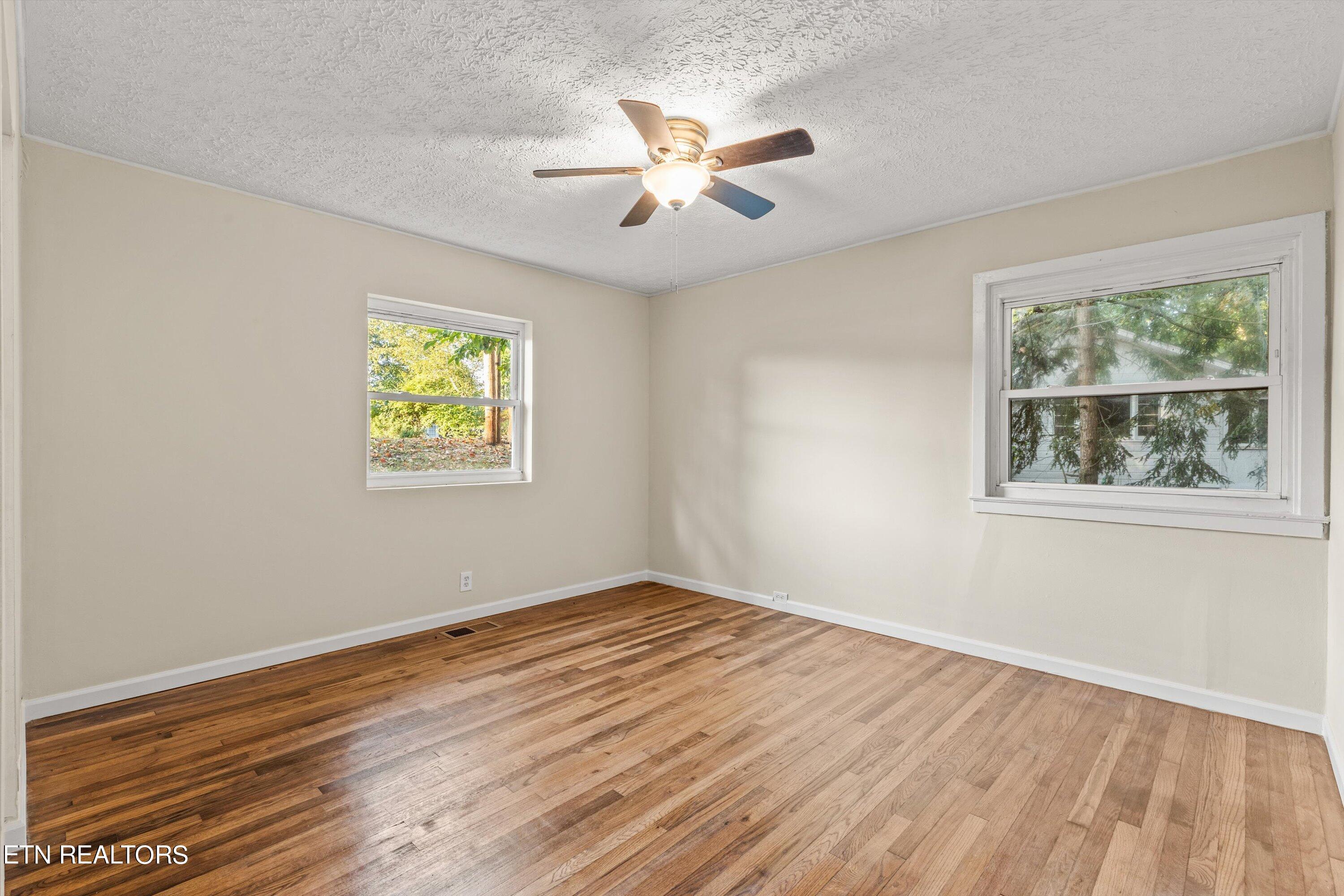 104 East Damascus Road Oak Ridge, TN 37830 - Photo 28 of 43 Bedroom