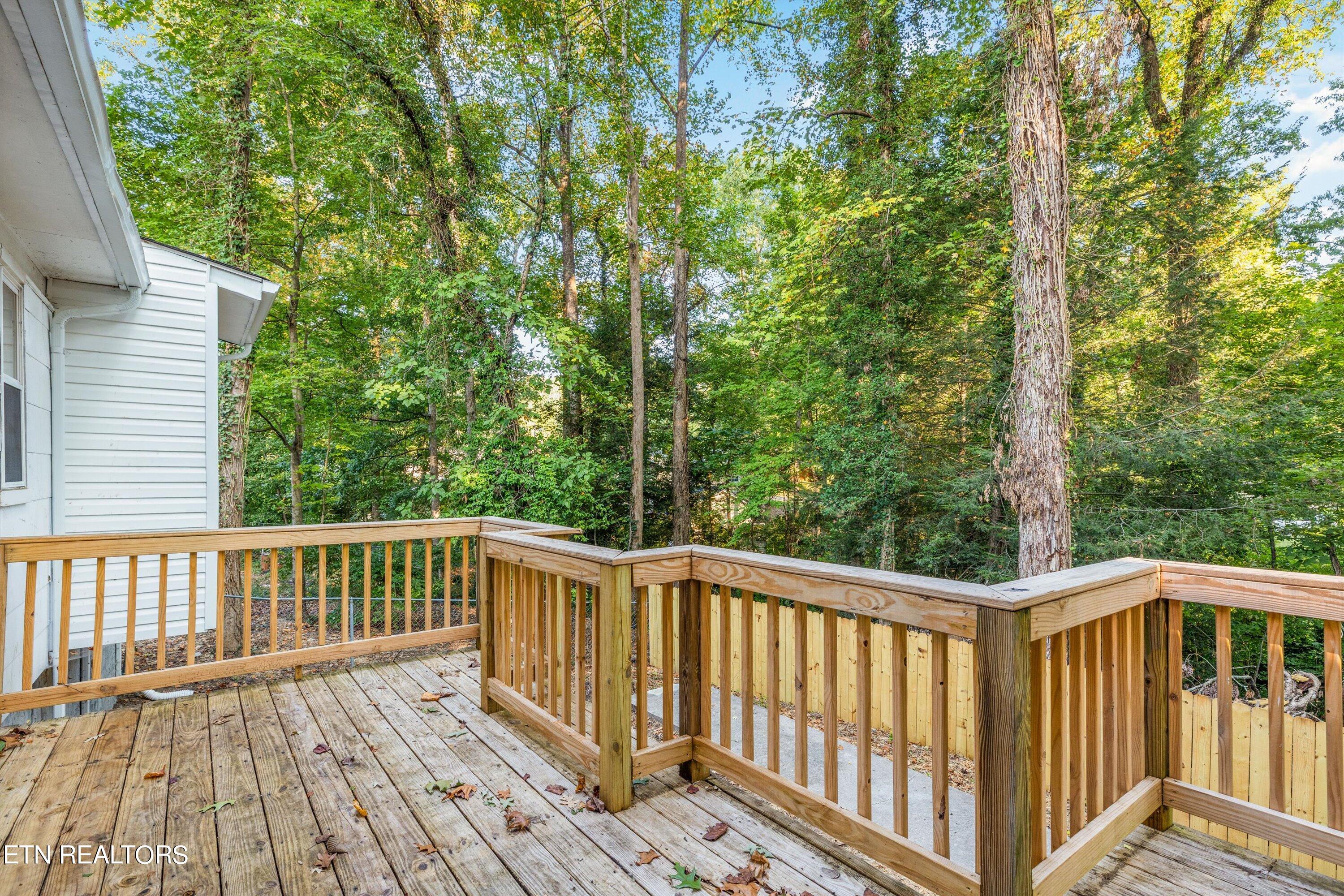 104 East Damascus Road Oak Ridge, TN 37830 - Photo 33 of 43 Deck
