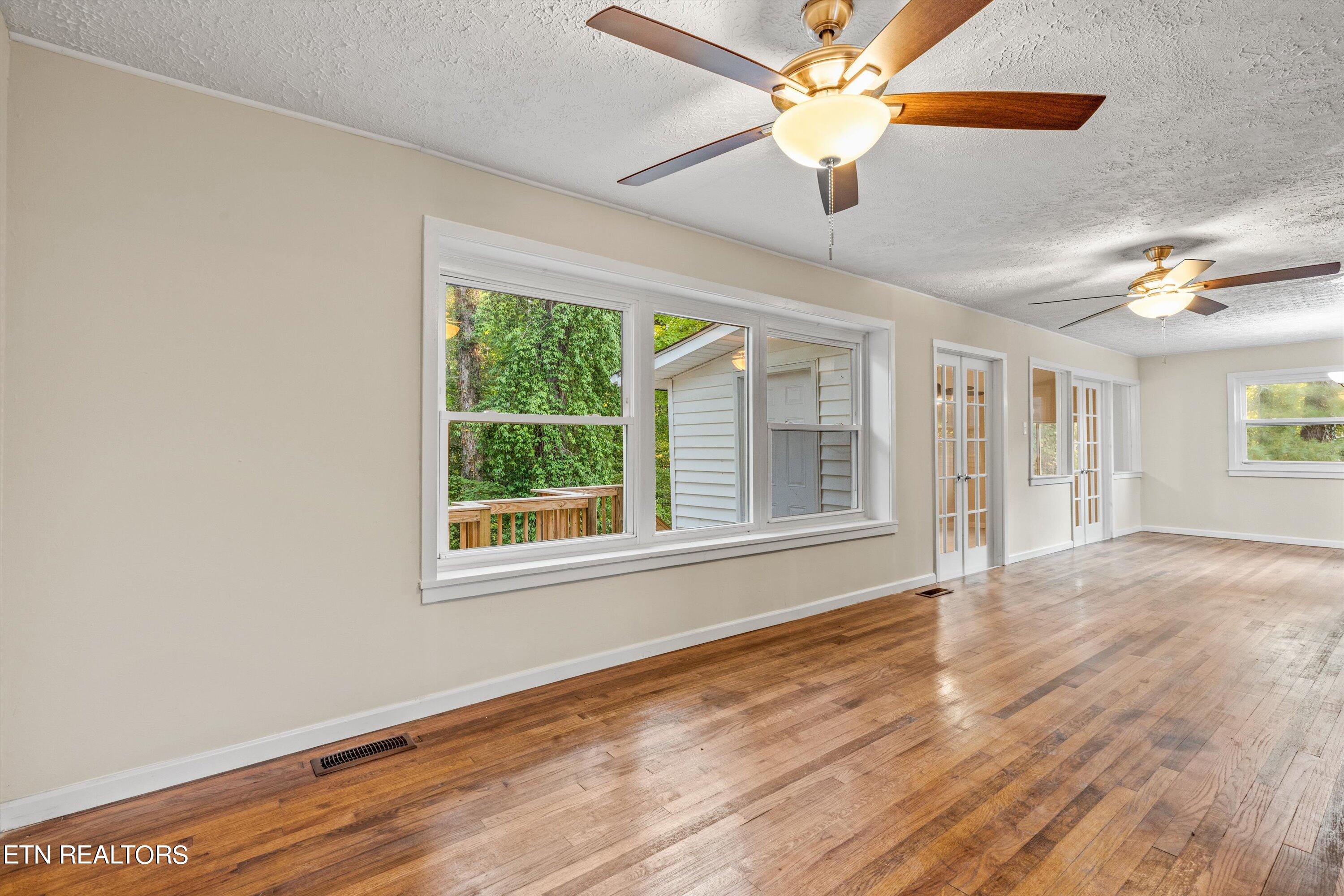 104 East Damascus Road Oak Ridge, TN 37830 - Photo 6 of 43 Living and Dining Room