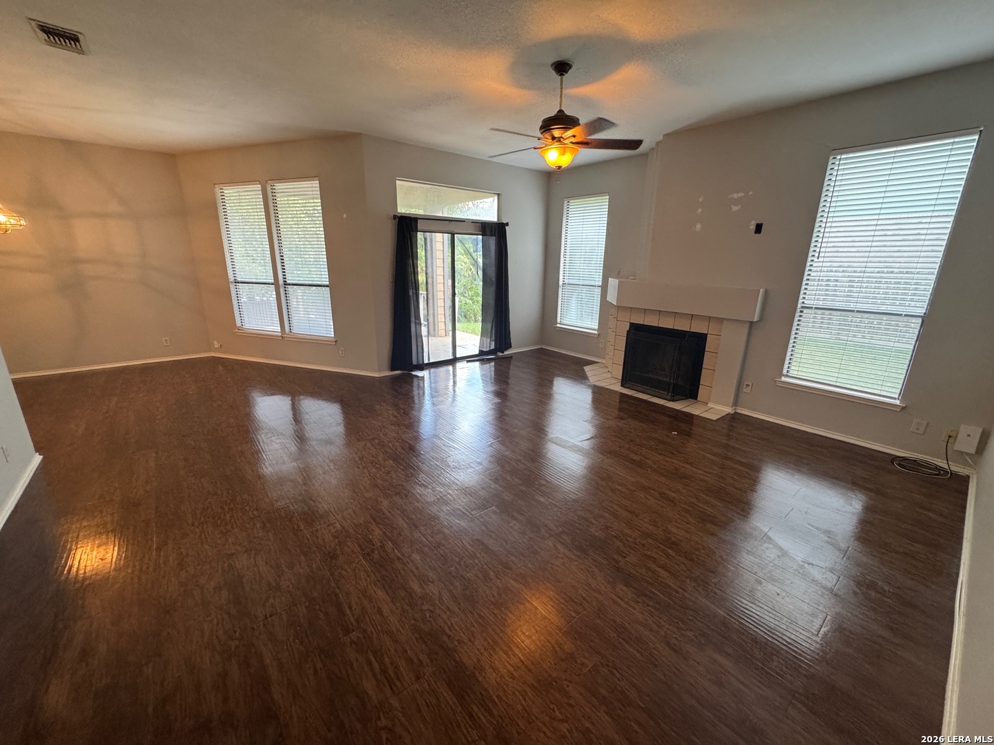 9839 Logans Ridge Drive Converse, TX 78109 - Photo 3 of 25 Gallery Image 3