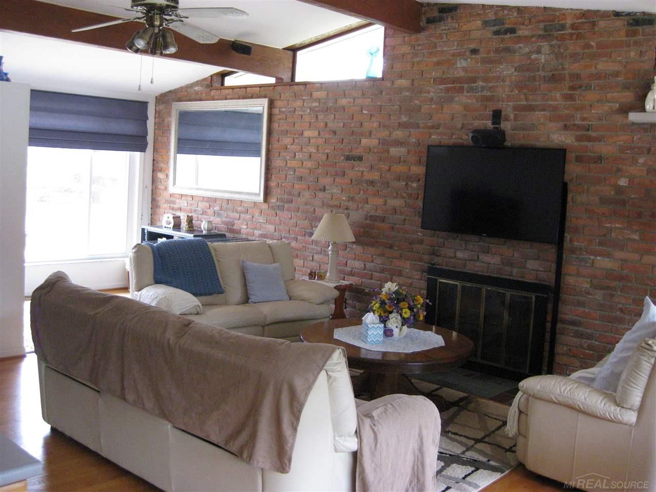 1231 East Gunn Road Rochester, MI 48306 - Photo 16 of 56 50069628-15.JPG